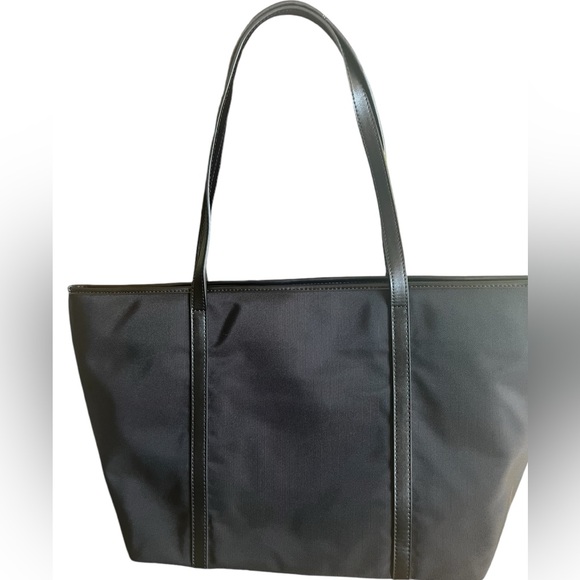 Chiceco high performance bag with zipper closure in black new condition - Picture 2 of 9